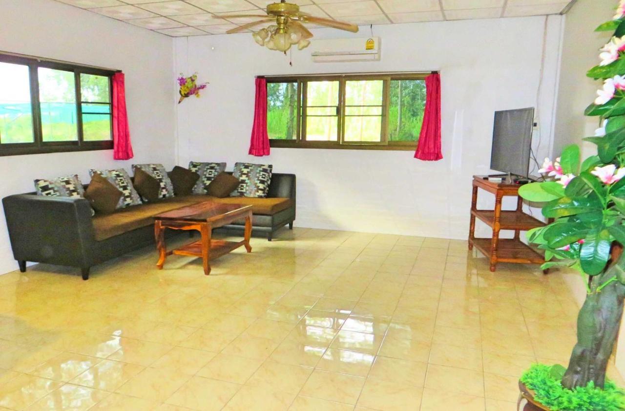 Isaan Perazim Park Hotell Roi Et Eksteriør bilde