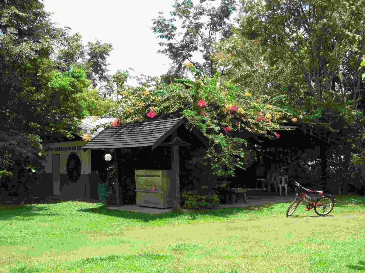 Isaan Perazim Park Hotell Roi Et Eksteriør bilde