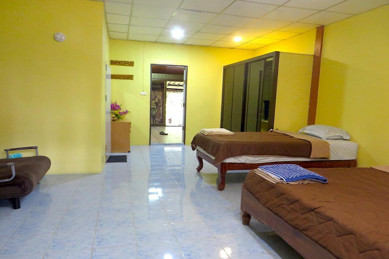 Isaan Perazim Park Hotell Roi Et Eksteriør bilde
