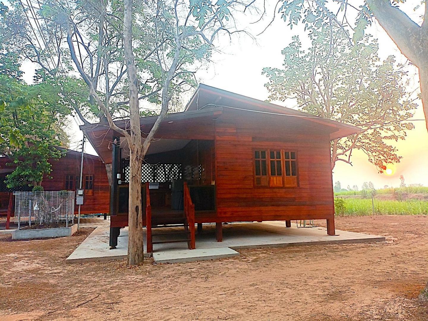 Isaan Perazim Park Hotell Roi Et Eksteriør bilde